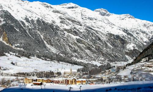 Termignon Apartment | Au pied des pistes et des remontées Domaine Val Cenis Appart à Termignon Val Cenis avec Wifi