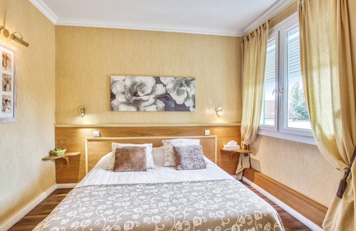 Vernouillet Hotel | Auberge de la Vallée Verte