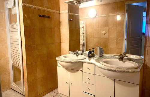 Vernouillet Hotel | Auberge de la Vallée Verte