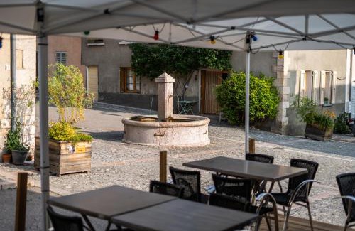 Mont-Dauphin Bed & Breakfast | Auberge Le Glacier Bleu