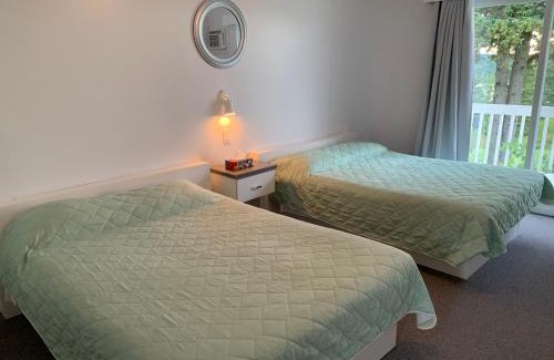 Lac-Bouchette Hotel | Auberge Motel Panorama