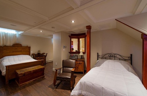 Riviere-du-Loup Regional County Municipality Hotel | Auberge Mr James
