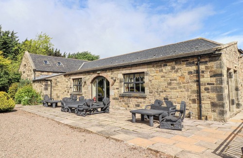 Akeld House | AUBRETIA TRAIL, family friendly in Wooler