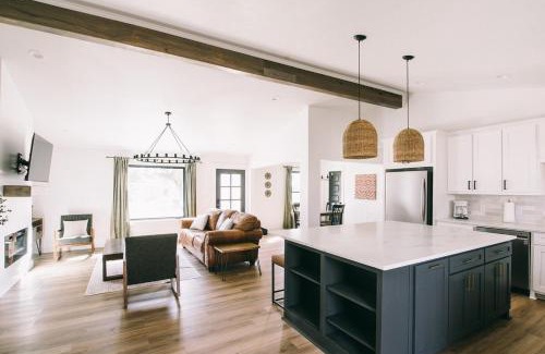 Aubrey House | Aubrey Downtown Charmer - Smart TVs in every room!