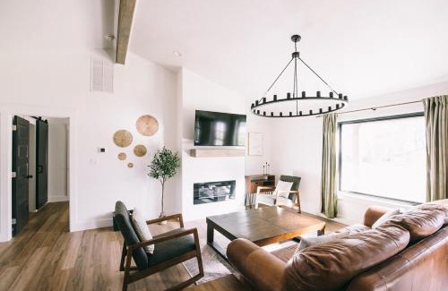 Aubrey House | Aubrey Downtown Charmer - Smart TVs in every room!