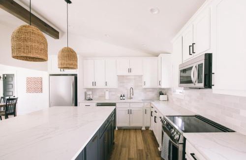 Aubrey House | Aubrey Downtown Charmer - Smart TVs in every room!