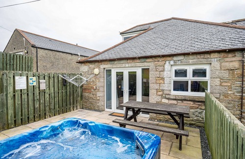 Castle Douglas Cottage | Auchenlarie Courtyard No 2 - a cottage that sleeps 6 guests in 4 bedrooms