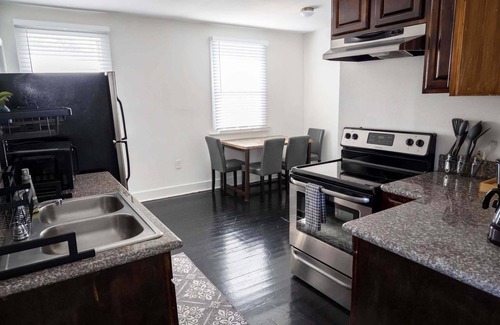 Black Pearl Apartment | Audubon House Apt.1: 2bd/1ba