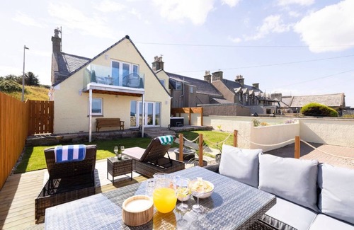 Buckie Villa | Aurora House: Home on the Coast w/Hot tub! Pet Friendly!