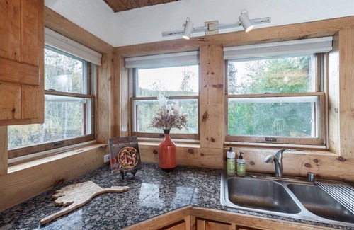 Fairbanks House | Aurora Views in Private Log Cabin
