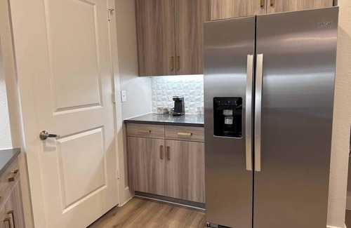 McNeil Apartment | Austin Hideaway w- Pool & Gym
