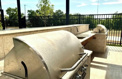 McNeil Apartment | Austin Hideaway w- Pool & Gym