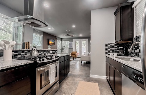 Foster Heights House | Austin Retreat Hot Tub & Relaxing Patio