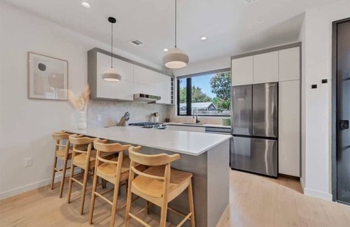 Austin House | Austin's Stylish Treetop Walkable Retreat!