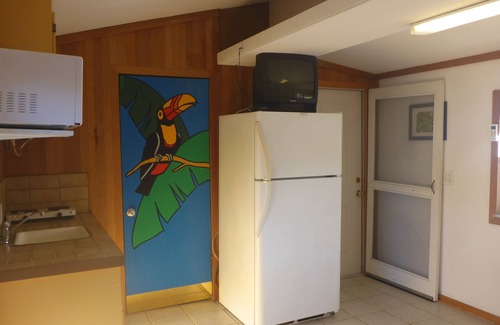 Marathon Cottage | Authentic And Charming Little Cottage 60 Ft From The Ocean