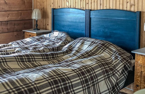 Haram House | Authentic and spacious cottage on the shore of Midfjord.