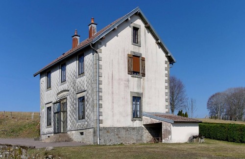 La Montagne Cottage | Authentic Cottage in Regional Park, Pets Allowed