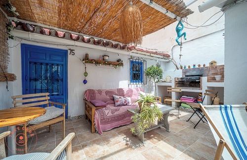 Malaga-Este Ski Chalet | Authentic fisher house in Pedregalejo - TakeCareMalaga