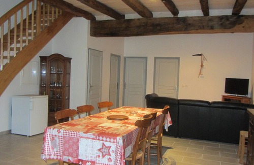 Osses Cottage | Authentic gite with mountain views & private spa