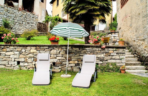 Madonna del Sasso Villa | Authentic house, with large sunny garden - Casa Artò