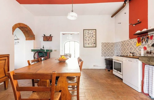 Castellina in Chianti House | Authentic Stone House with Pool & Scenic Views – Perfect for Nature Lovers