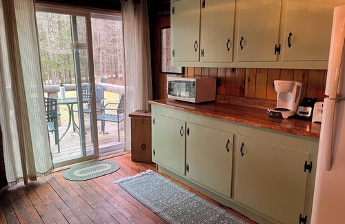 Campton Cabin | Authentic Log Cabin! Fun for families/Near Owl's Nest!/New Year's Eve avail!