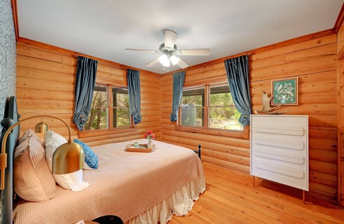 Georgetown House | Authentic Log Cabin Experience