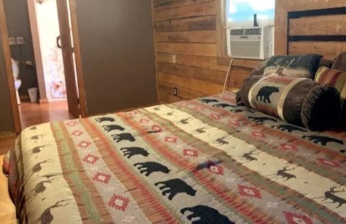 Craig Creek Cabin | Authentic Log Cabin in the Woods