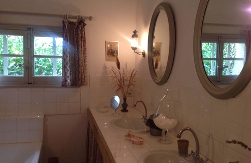Meynes Other | Authentic Mas Provencal 19th century classified 4 * in a 5000 m² fenced park