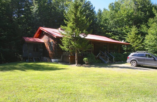 Wardsboro Cabin | Authentic Vermont Log Cabin Between Mount Snow and Stratton - No monthly rentals