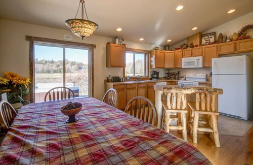 Raymond Apartment | Autumn Acres on Coast where Adventure Awaits