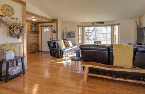 Raymond Apartment | Autumn Acres on Coast where Adventure Awaits