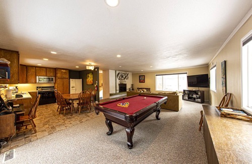 Skyland House | Autumn in Tahoe is the Best! 30% off 10/1 - 12/20. 30 day minimum. 3BR/2BA