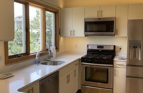 North Beach House | Autumn & Thanksgiving & Christmas available for short term!