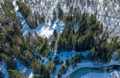 Matawinie Regional County Municipality Apartment | Aux Grands Pins|Beach & Kayaks |HotTub |Playground