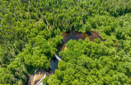 Matawinie Regional County Municipality Apartment | Aux Grands Pins|Beach & Kayaks |HotTub |Playground