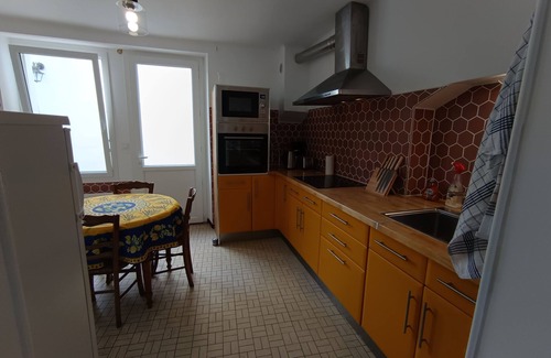 Champtoceaux House | AUX LITS DE LA LOIRE, town house in the center of Champtoceaux.