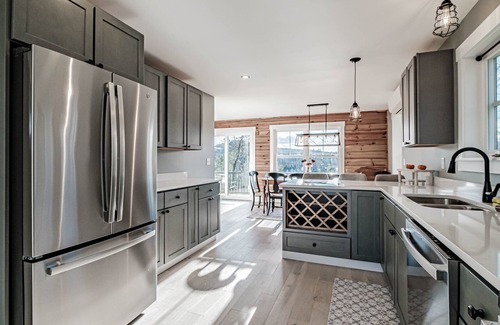 Bryant Pond Cottage | Available for full Winter! Stunning Lake and Mountain views, 4 bed, 3.5 bath