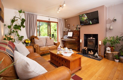 Alness House | Available Now | Spacious En-Suite, Wi-Fi + Parking
