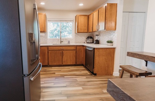 Pinetop-Lakeside House | Available PIONEER DAYS - Open July 20-24th! Cabin with Hot Tub and Private Pond