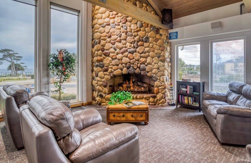 Agate Beach RV Rental | Available with 50AMP, 30AMP, Water /Sewer hook up's, Cable TV; WiFi