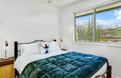 Nambucca Heads House | Avalon 2, Pet-friendly home featuring 2 bedrooms, a modern bathroom with spa bath