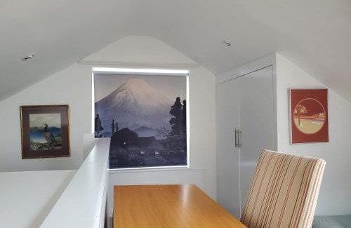 Ewell House | Avalon Guest Suite Ewell