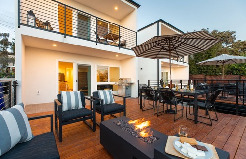 Middletown Condo | Avalon III by AvantStay | Mins to Gaslamp, Zoo & Airport | Beautiful Deck w/BBQ