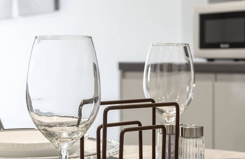 Rochester East Ward Apartment | Avalon Luxury StaysnCharming 2-Bedroom Apartment in the Heart of Rochester