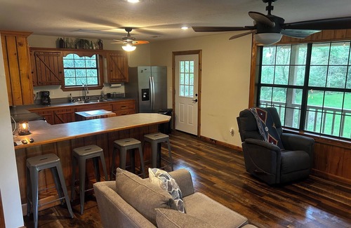 Petal Cabin | Avalon's Creekside Camp - Perfect summer stay