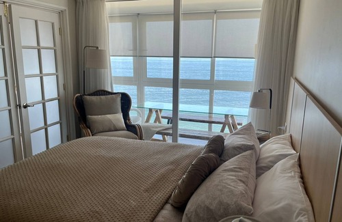 Vina del Mar Apartment | Avenida Perú facing the sea, remodeled with parking, for 8 people.n