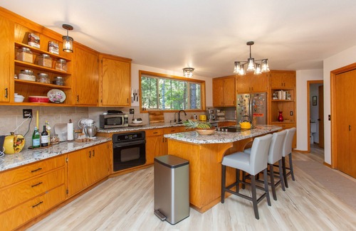 Avery Cabin | Avery Dome Cabin is a private three-story geodesic nestled in 5-acres of forest.