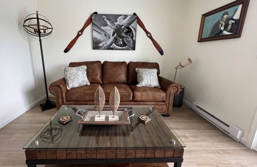 Lake Geneva Apartment | *Aviate to the Lake* Downtown Lake Geneva