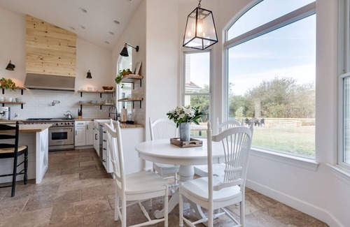 San Luis Obispo House | Avila Valley Luxury Estate with Pickleball Court